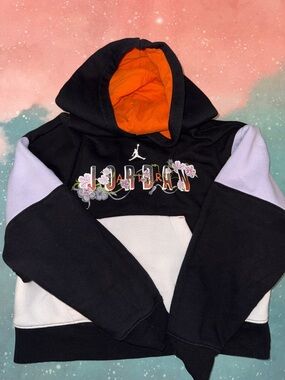 Nike Jordan Black, White & Orange Floral Logo Hoodie size M 10-12